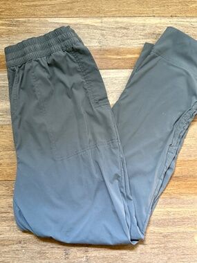 Columbia size M, likely unisex